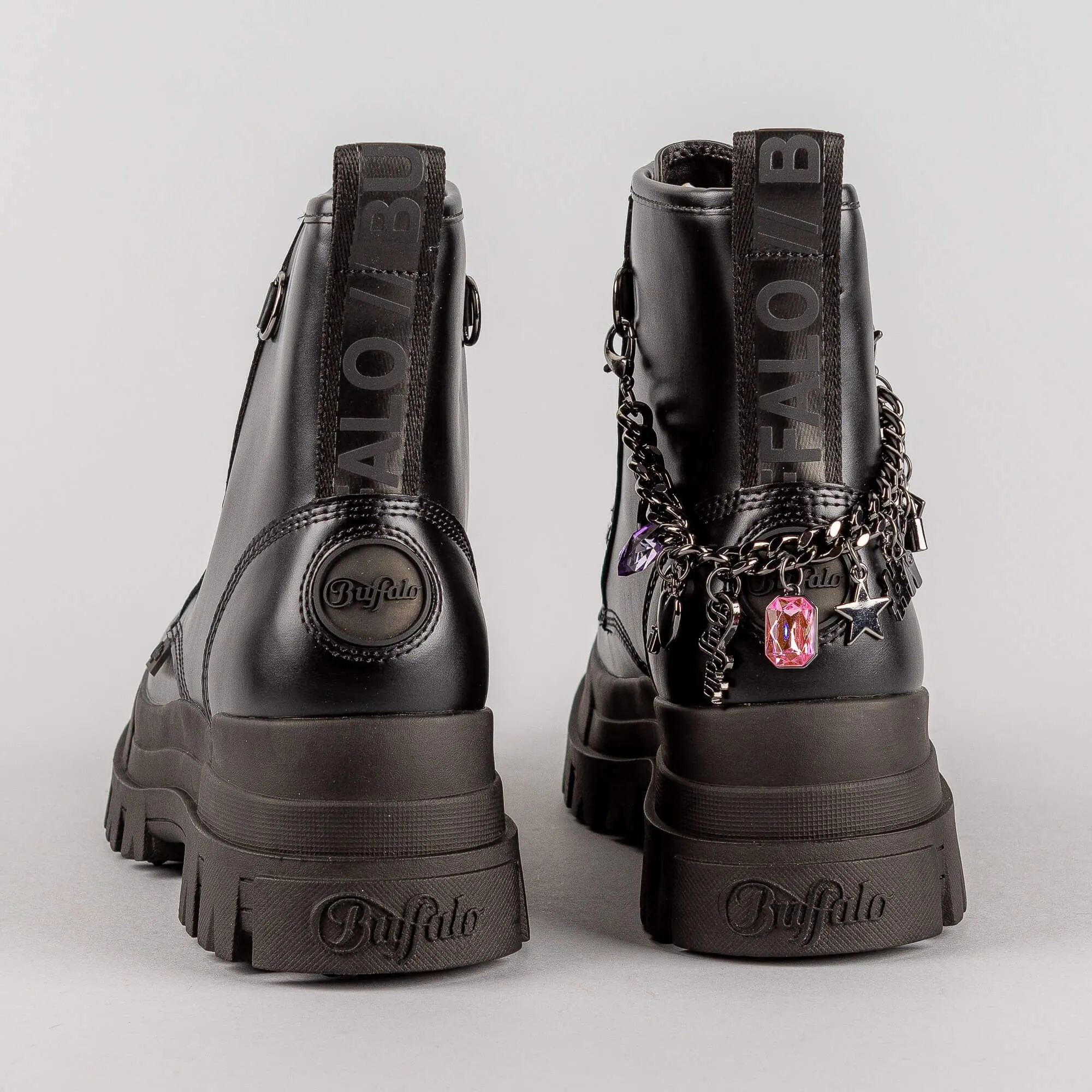 Buffalo ASPHA CHARMS black