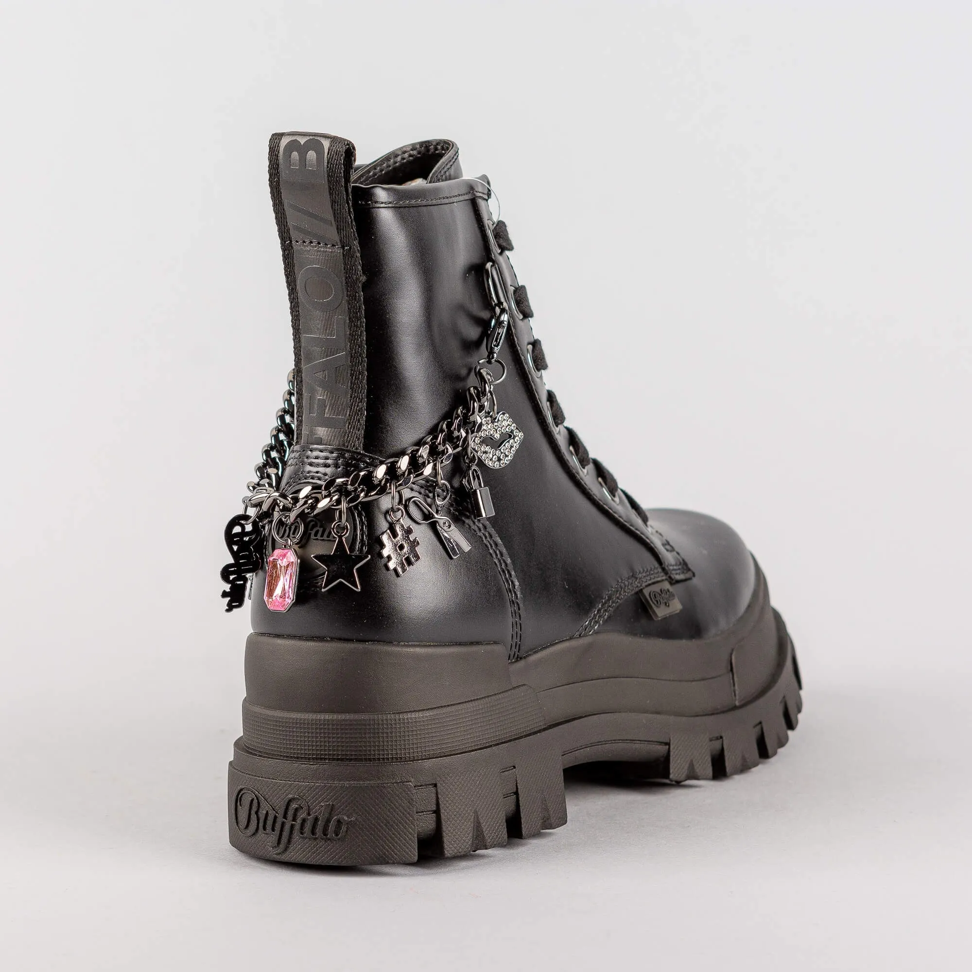 Buffalo ASPHA CHARMS black
