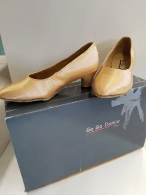 Childrens Closed Toe Ballroom Shoe