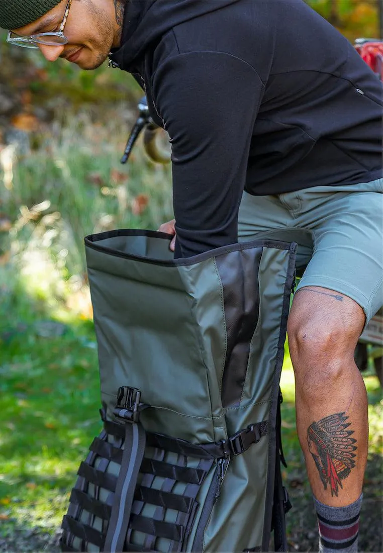Chrome Industries Barrage Freight Backpack Black