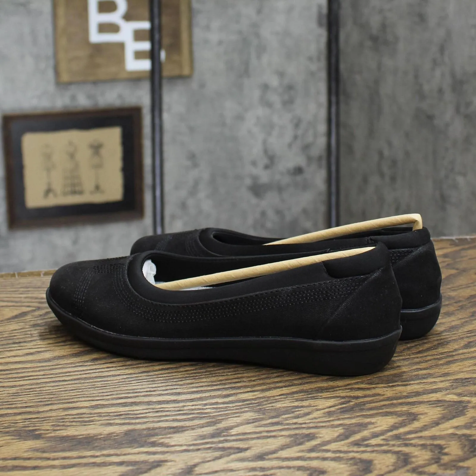 Clarks Of England Womens Ayla Low Flats Shoes 26137787 Black 6M