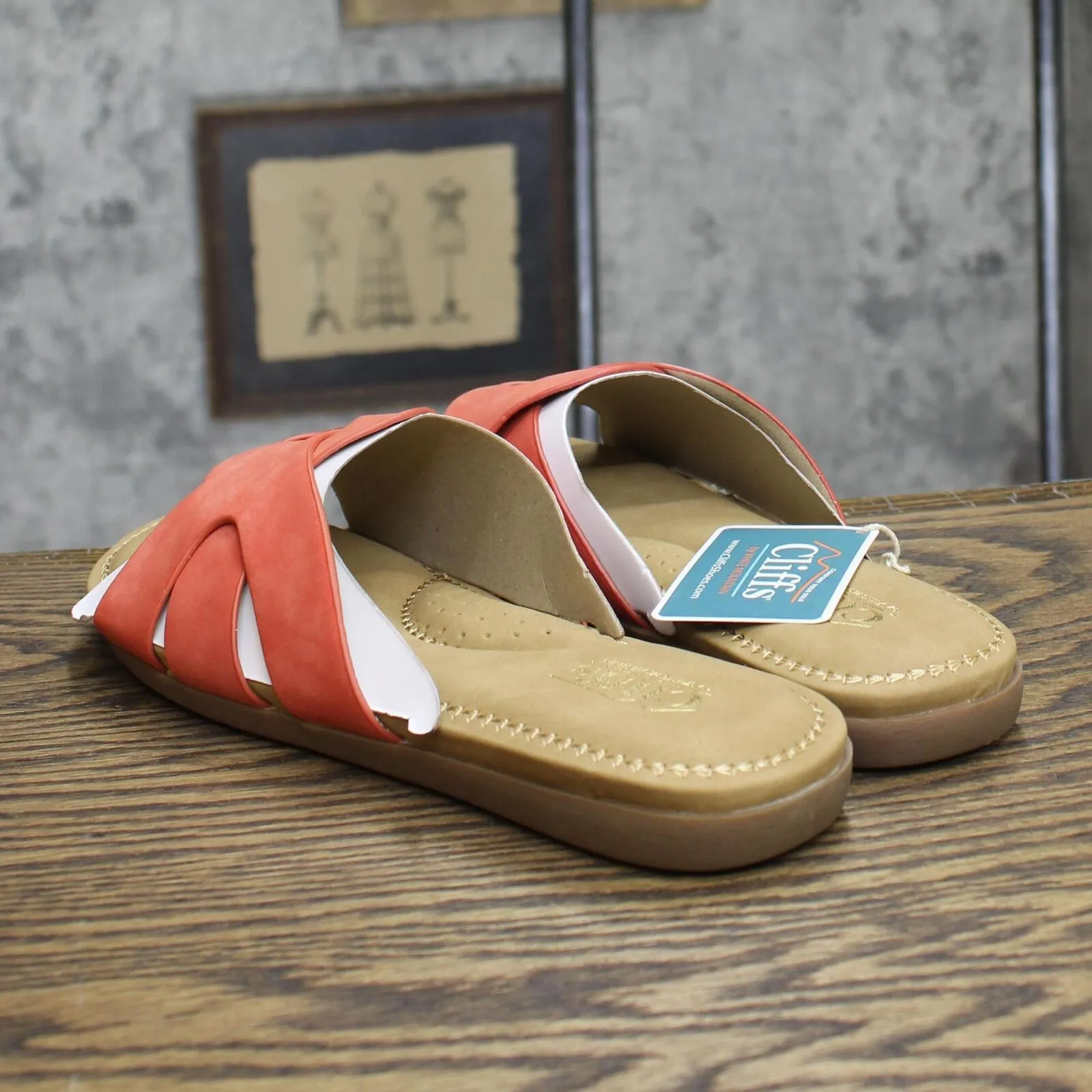 Cliffs By White Mountain Fortunate Womens Slide Sandal Red / Sueded / Smooth 8M