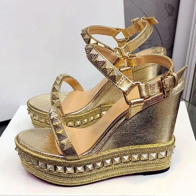 High Heel Rivet One Belt Sandals