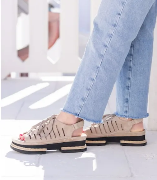 L'Amour Des Pieds Adriel Shoe