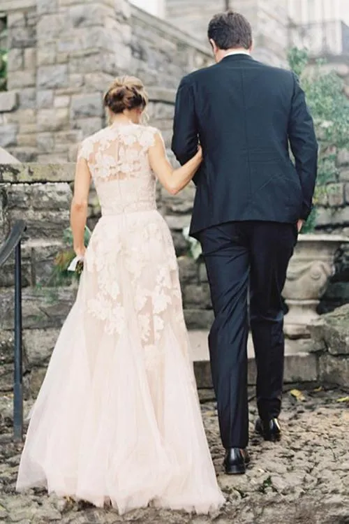 V-neck Sleeveless Floor-Length Lace Wedding Dress High Quality SW29