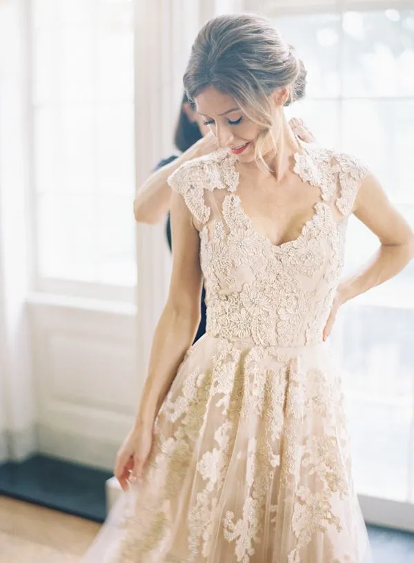 V-neck Sleeveless Floor-Length Lace Wedding Dress High Quality SW29